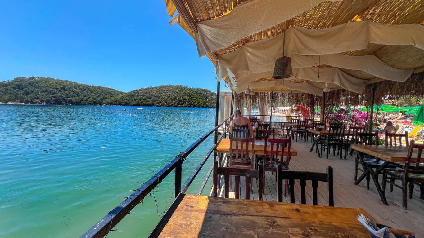 Lagoon Boutique Hotel