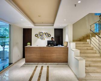 Evoma - באנגאלור - דלפק קבלה