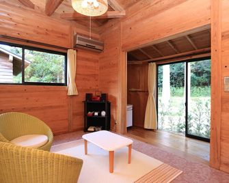 Wa no Cottage Sen-no-ie - יאקושימה - סלון