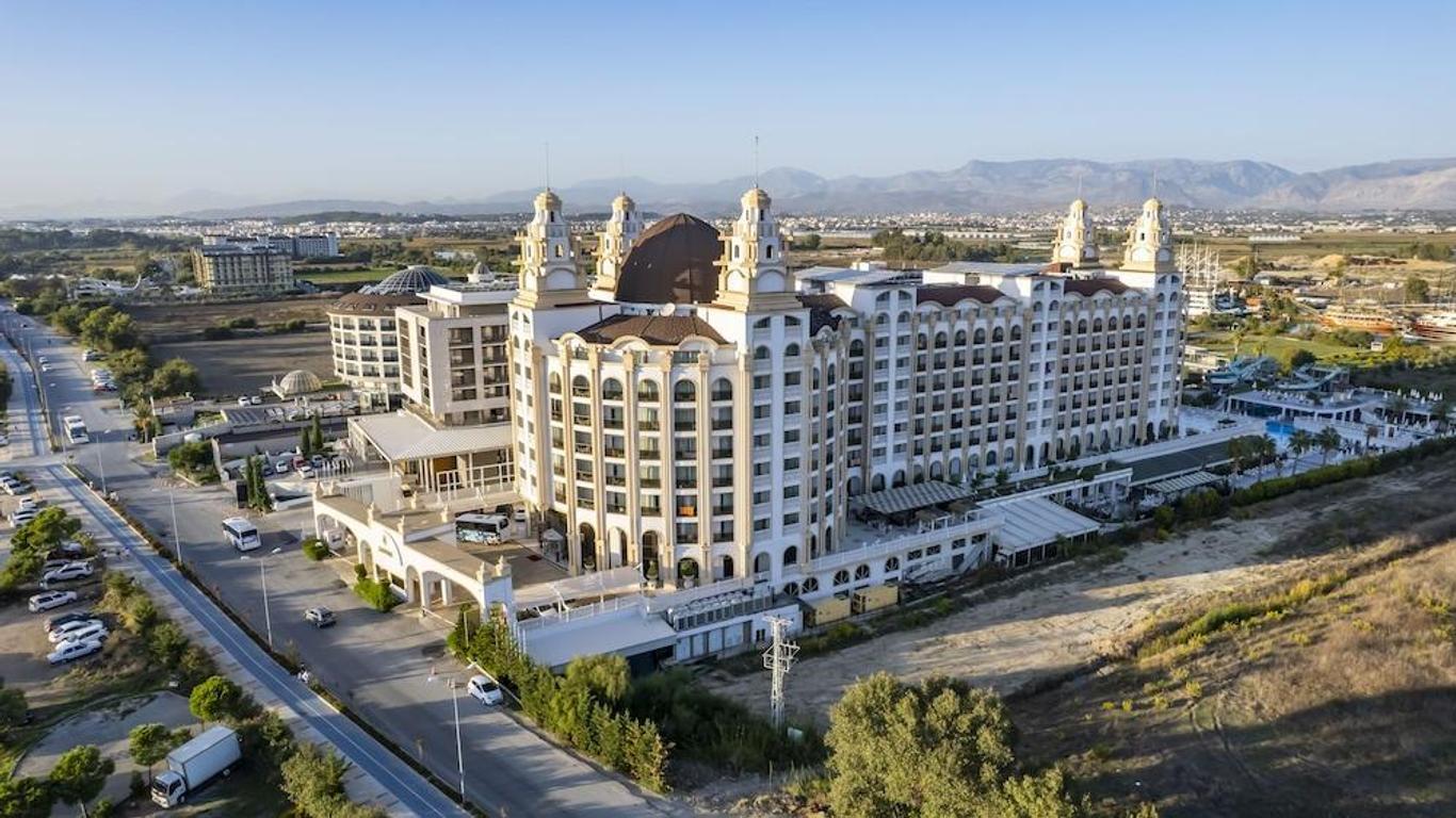 Jadore Deluxe Hotel And Spa