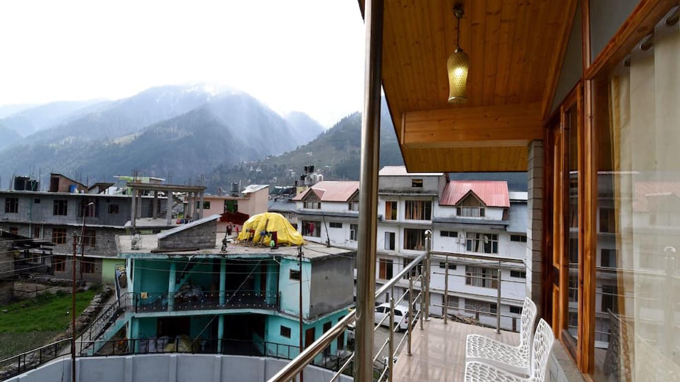 Oyo 13356 Himachal Heights