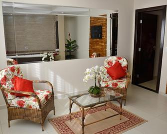 Hotel Portal - Ribeirão Claro - Living room