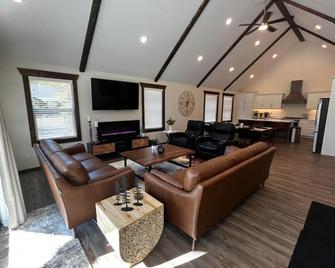 The Highmark Cabin - Valemount - Soggiorno