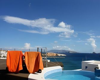 Vrahos Boutique Hotel - Folegandros - Servicio de la propiedad