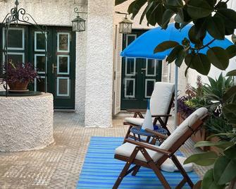house in the historic center with outdoor pergola - Forio - Innenhof