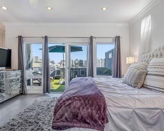 Modern 4BR/4B With Views of Harbor and Downtown - San Diego - Chambre