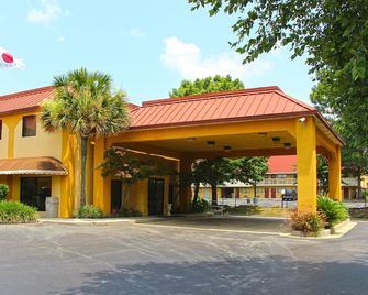 Fairview Inn & Suites Mobile - Mobile - Building