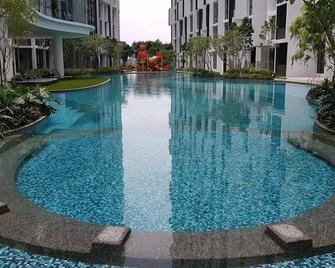 H2o Residences Marine Blue By Adds - Petaling Jaya - Pool