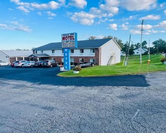 Villa Inn Motel Near Hwy 12 Wi - Fort Atkinson - Building