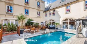 Hôtel de Brunville - Bayeux - Bể bơi
