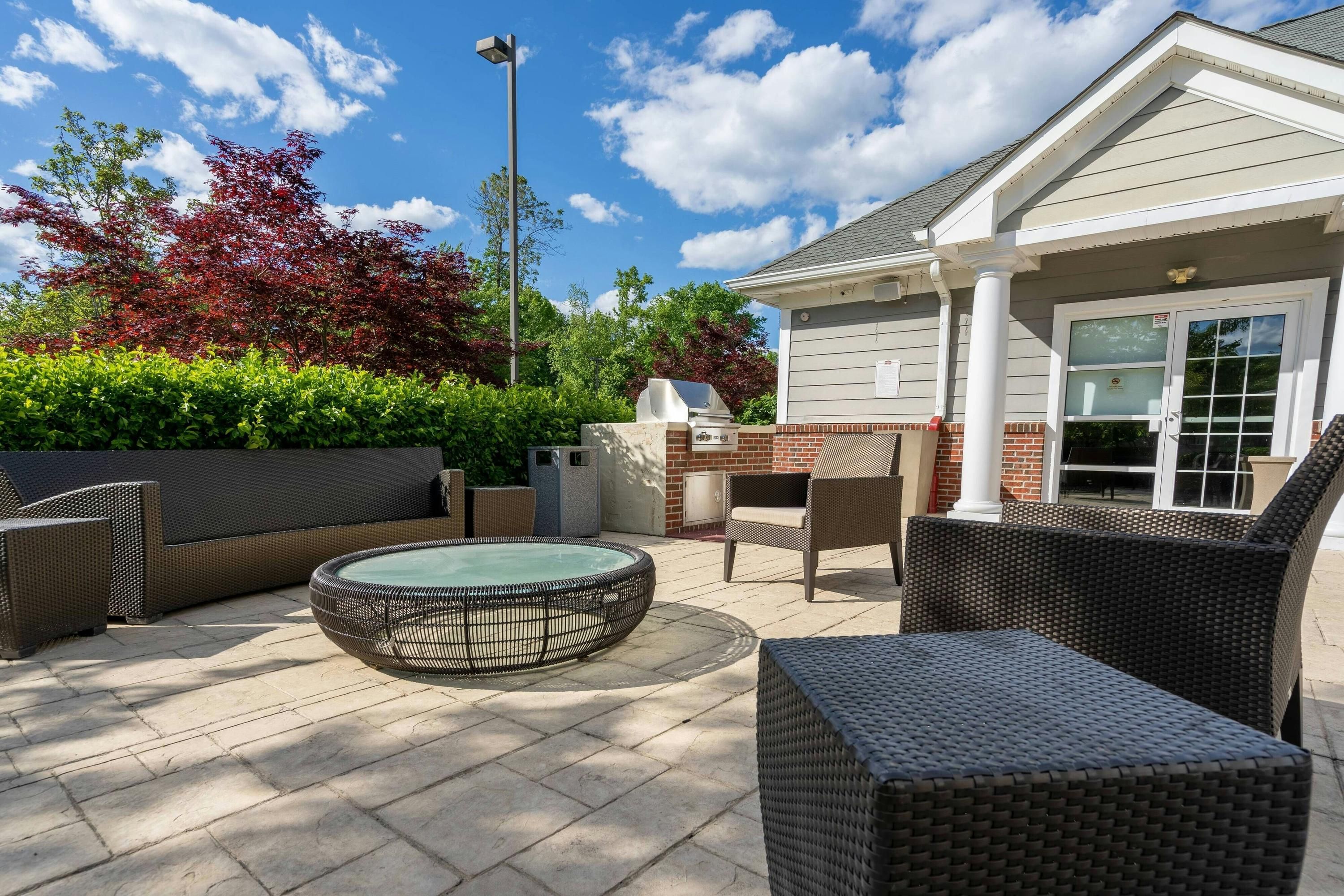 Residence Inn by Marriott Princeton at Carnegie Center - Princeton - Patio