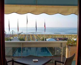 Hotel Monaco & Quisisana - Jesolo - Parveke