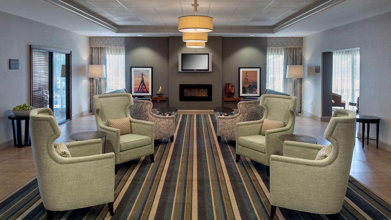 Hampton Inn Boston-Logan Airport