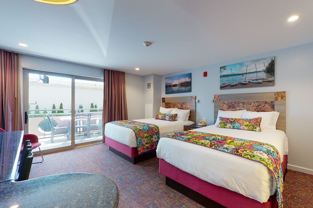 سيرف سايد أون ذا لايك - لاكي جورج - غرفة نوم