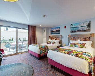 Surfside On the Lake - Lake George - Bedroom