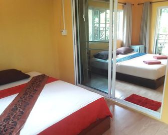 Jj Beach Resort & Jj Seafood - Ko Payam - Schlafzimmer