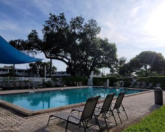 Southern Oaks Inn St. Augustine Historic District - סנט אוגוסטין - בריכה