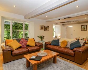 Pentre Court Cottage - Abergavenny - Living room