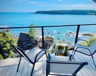 Oceanspray:2-bdrm apartment where you'll feel the ocean spray! - Kodiak - Balcón