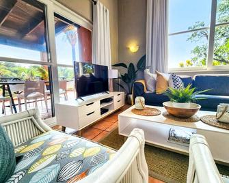 San Lameer by Top Destinations - Southbroom - Wohnzimmer