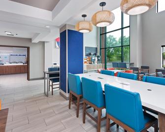 Holiday Inn Express & Suites Youngstown (N. Lima/Boardman) By IHG - North Lima - Restaurace