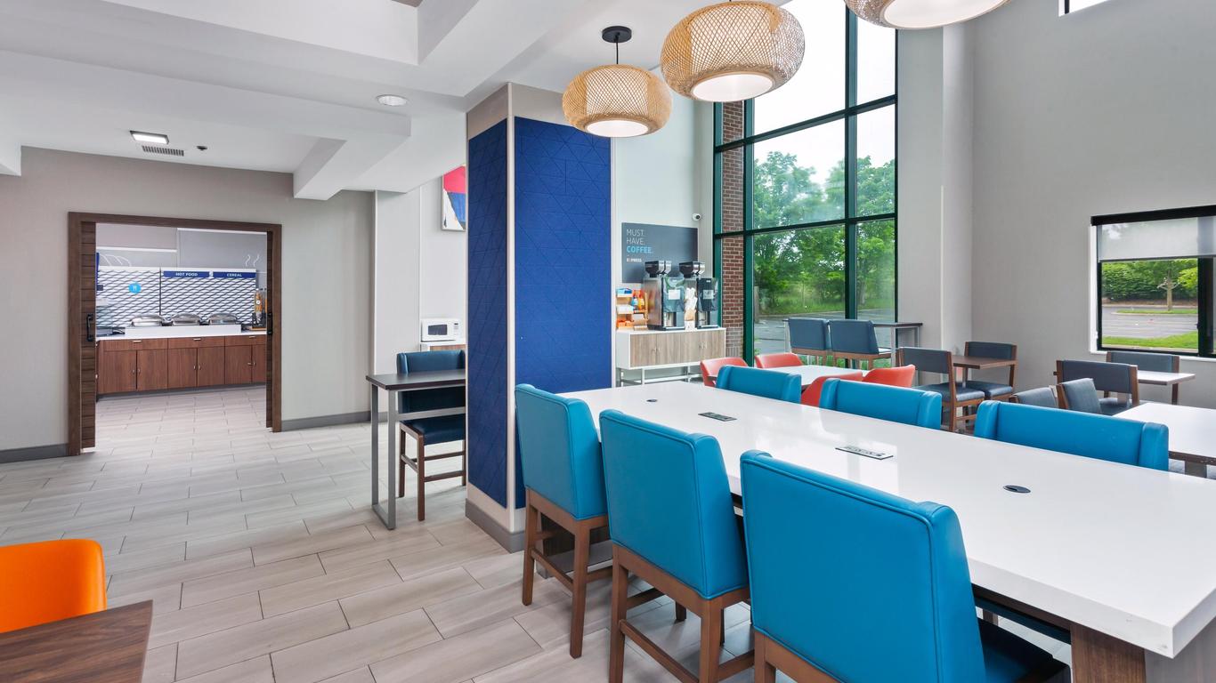 Holiday Inn Express & Suites Youngstown (N. Lima/Boardman) By IHG