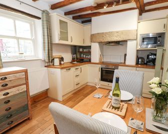 Corner Cottage - Darlington - Kitchen