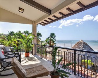 Beachfront Ocean-View Suite, Infinity Pool, Private Patio, Surf-Fish Paradise - Cambutal - Balcón
