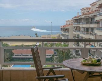 Magnificent apartment in Los Cristianos. Sea views and large terrace. - Arona - Balcon