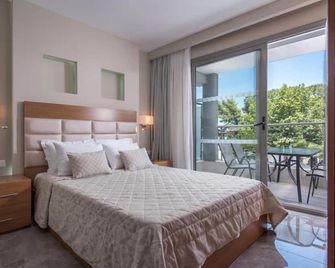 Dionysos Hotel & Suites - Kassandreia