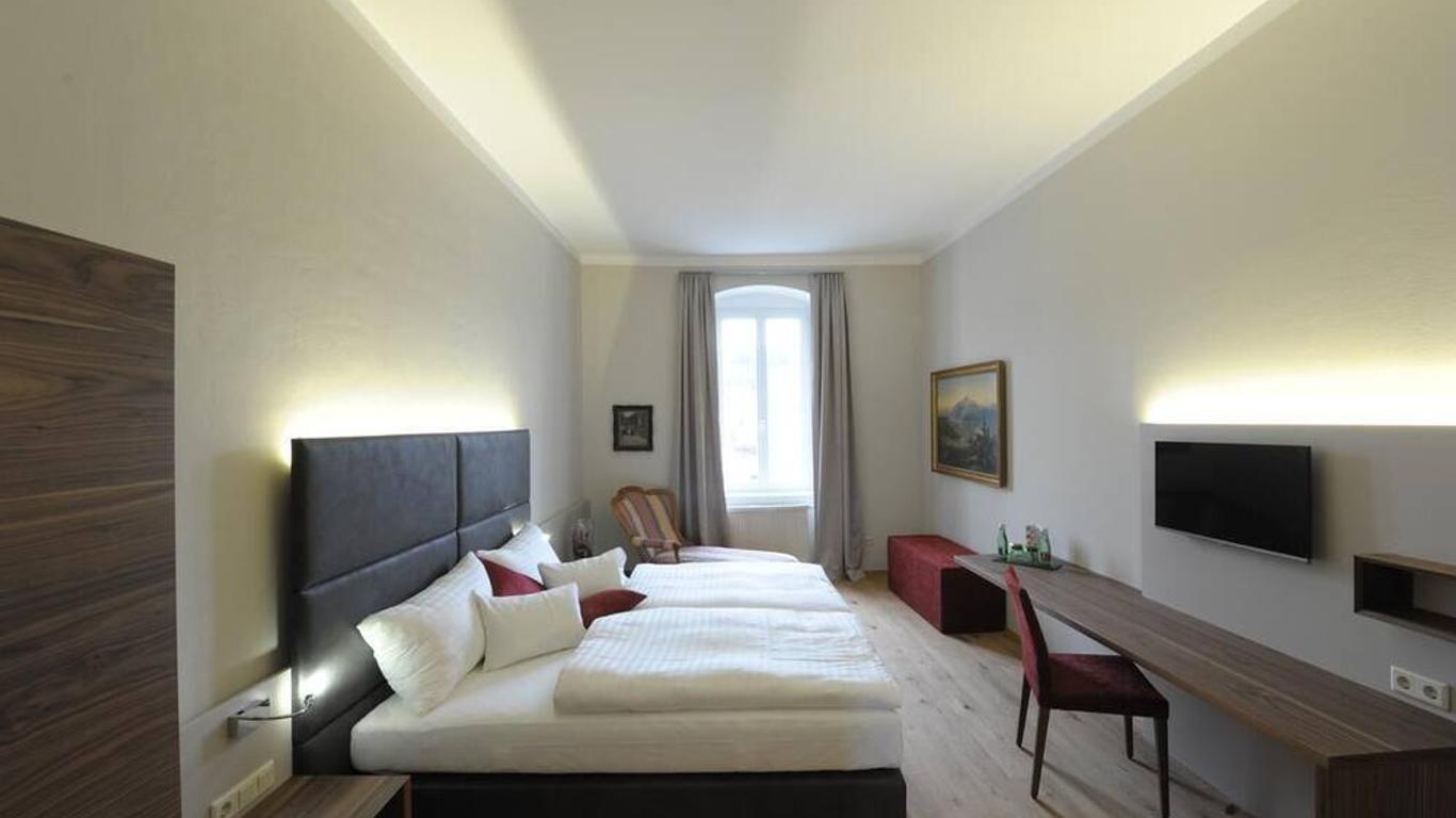 eee hotel Perg