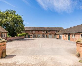 Tailor Room 3 - לינקולן - בניין