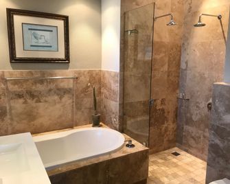 51 On Camps Bay - Cape Town - Bathroom