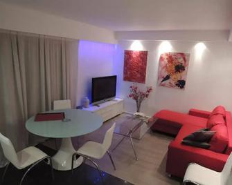 Acci Cannes Les Yuccas - كان - غرفة معيشة