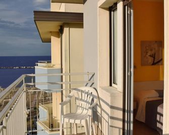 Hotel Graziella - Bellaria-Igea Marina - Balkon