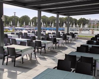 Tezmadra Hotel - Burhaniye - Restaurante