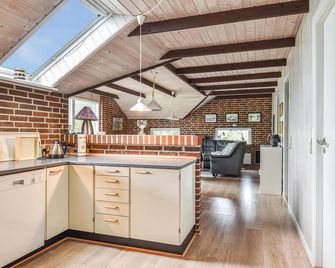 Amazing home in Ringkøbing with sauna - Ringkobing - Kuchyň