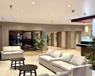Ramada by Wyndham Glendale Heights/Lombard - Glendale Heights