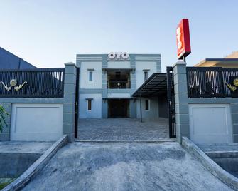 OYO 998 La'ana Residence Syariah - Surabaya - Edificio