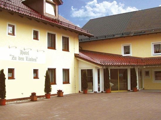 Zu den Linden Nichtraucherhotel - Aschheim - Edificio