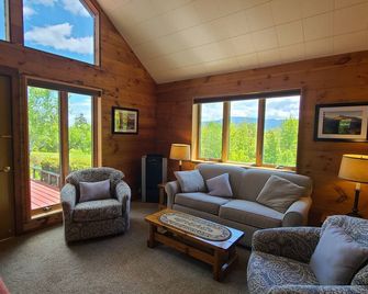 Beautiful White Mountain views and direct access to the hiking trails - Randolph - Sala de estar
