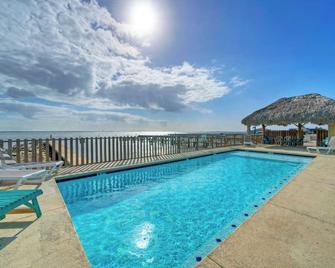 Bay Haven w Shared Boat Dock Waterfront Pool Big Trout by AvantStay - Corpus Christi - Piscina