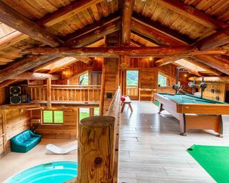 La fuste du Suchelot, log chalet for 6, pool access, near La Bresse - Basse-sur-le-Rupt