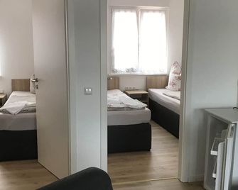 Pension Kaiser - Neuhaldensleben - Schlafzimmer