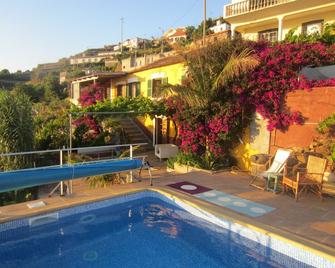 Villa with private pool, large garden and stunning sea view - Fajã da Ovelha - Piscina