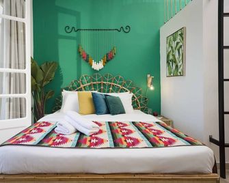 Boho Studios & Apts in Mar Mikhael - Beirut - Bedroom