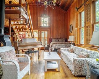 Historic West Marin Schoolhouse. - Valley Ford - Sala de estar