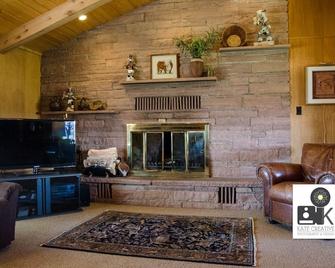 The Wilson Ranch: Gorgeous Cattle Ranch House in Gypsum Valley - Gypsum - Sala de estar
