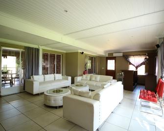 La Villa Rosa - Midrand - Living room