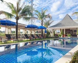 Impress Resort - Thep Krasattri - Pool